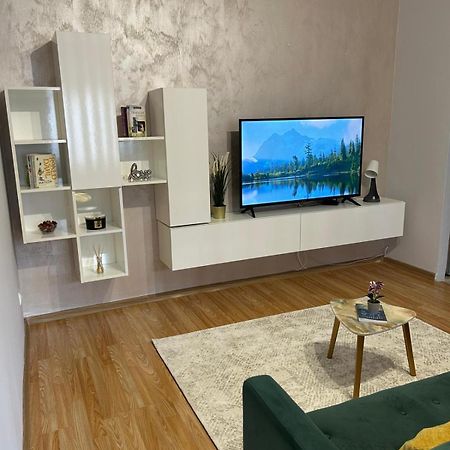 Luxury Studio Ploieşti Eksteriør billede